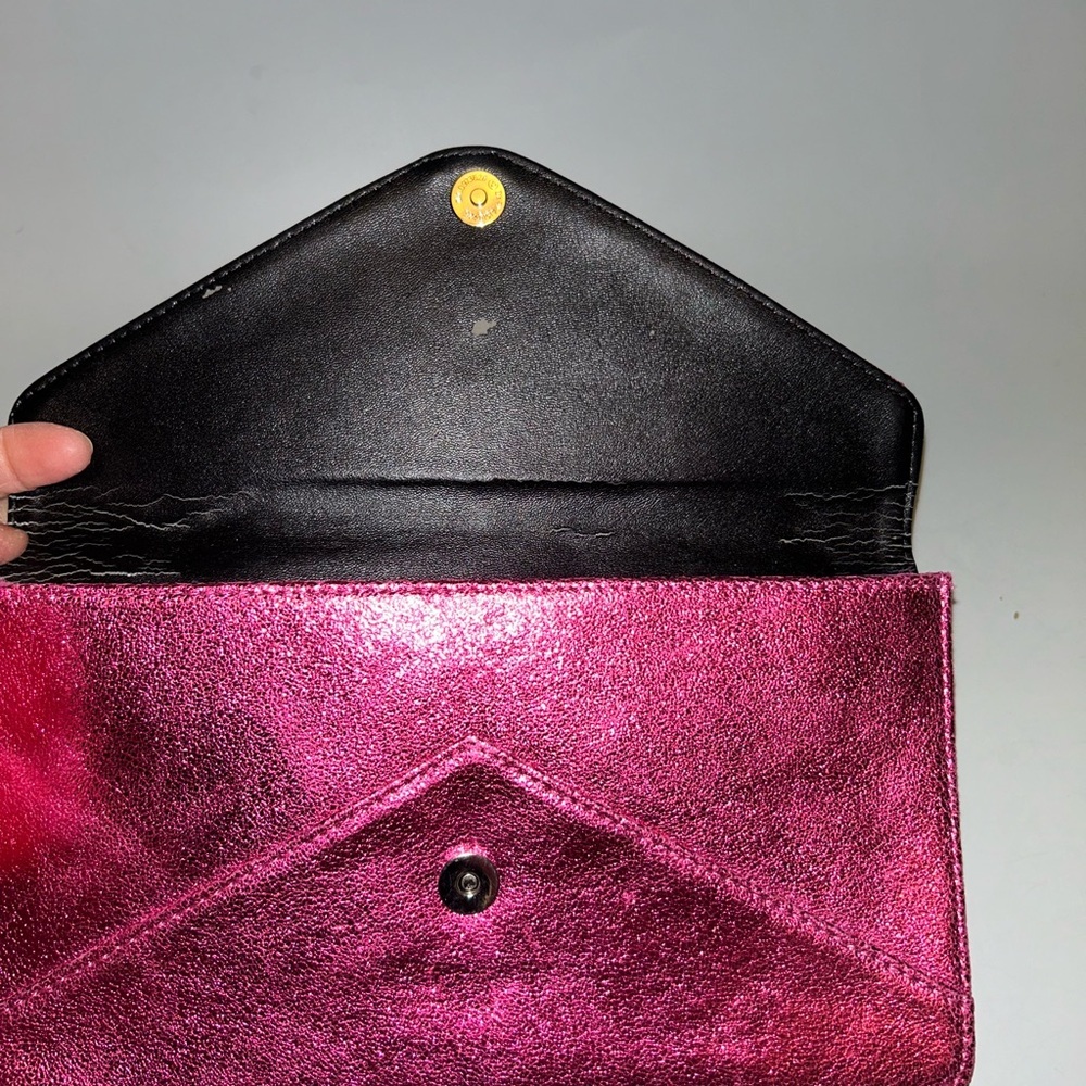 Pre loved fushia shimmer crossbody clutch - Picture 3 of 8